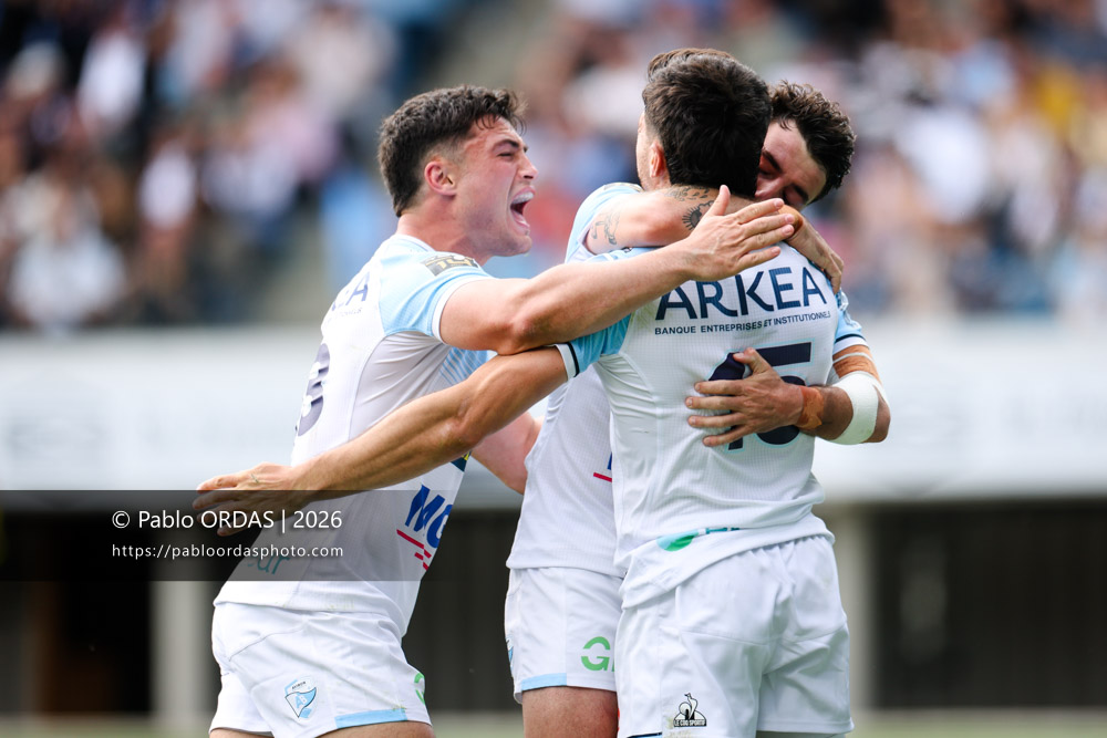 Guillaume Martocq, Baptiste Germain, lors du match de Top 14 entre l'Aviron bayonnais et la Section paloise, le 18 avril 2026 au stade Jean Dauger de Bayonne, France (Photo Pablo ORDAS)