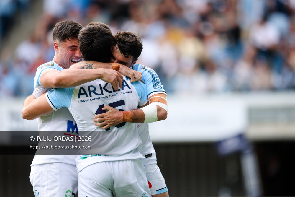 Guillaume Martocq, Baptiste Germain, lors du match de Top 14 entre l'Aviron bayonnais et la Section paloise, le 18 avril 2026 au stade Jean Dauger de Bayonne, France (Photo Pablo ORDAS)