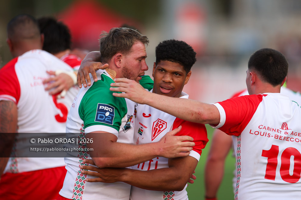 Clément Martinez, Joe Jonas, lors du match de Pro D2 entre le Biarritz olympique et Nevers, le 10 avril 2026 au stade Aguiléra de Biarritz, France (Photo Pablo ORDAS)