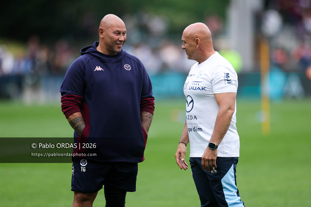 Thibault Giroud, Laurent Travers, lors du match de Top 14 entre l'Aviron bayonnais et l'Union Bordeaux Bègles, le 9 mai 2026 au stade Jean Dauger de Bayonne, France (Photo Pablo ORDAS)