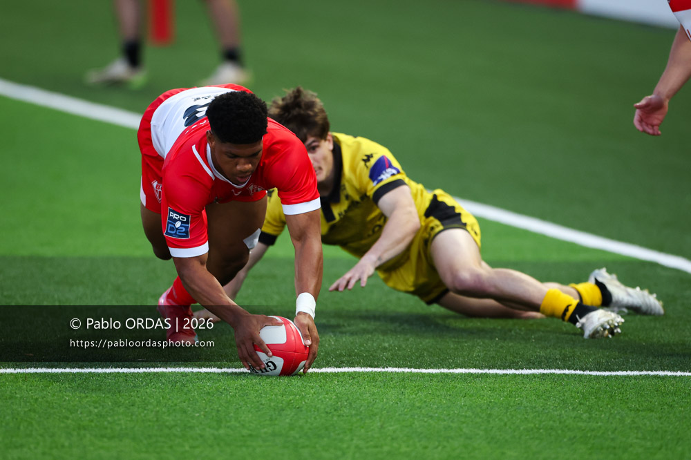 Joe Jonas, lors du match de Pro D2 entre le Biarritz olympique et Carcassonne, le 15 mai 2026 au stade Aguiléra de Biarritz, France (Photo Pablo ORDAS)