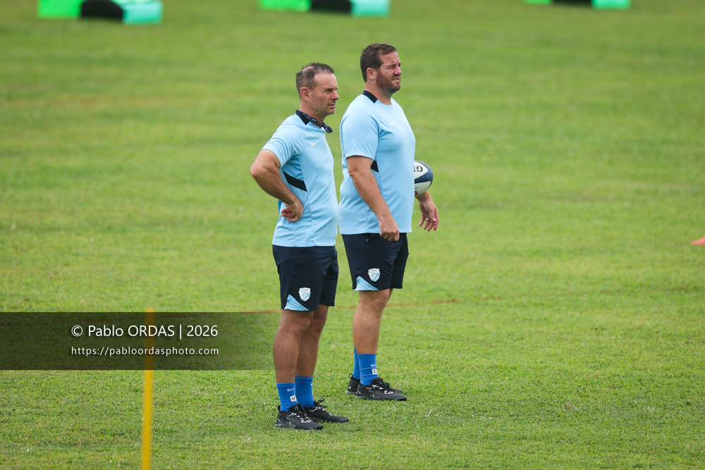 Gerard Fraser et Camille Lopez, lors d'un entraînement avec l'Aviron bayonnais, le 30 juillet 2026 au stade Jean Dauger de Bayonne, France (Photo Pablo ORDAS)