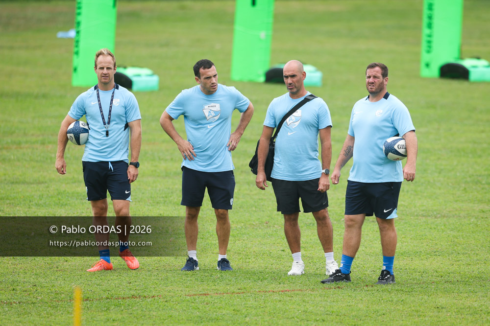 Nick Abendanon, Nicolas Champres, Thibault Martin, Camille Lopez, lors d'un entraînement avec l'Aviron bayonnais, le 30 juillet 2026 au stade Jean Dauger de Bayonne, France (Photo Pablo ORDAS)