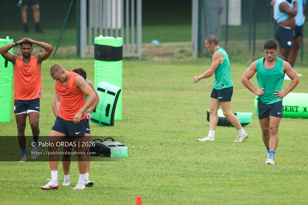 Léo Coly, Guillaume Martocq, lors d'un entraînement avec l'Aviron bayonnais, le 30 juillet 2026 au stade Jean Dauger de Bayonne, France (Photo Pablo ORDAS)