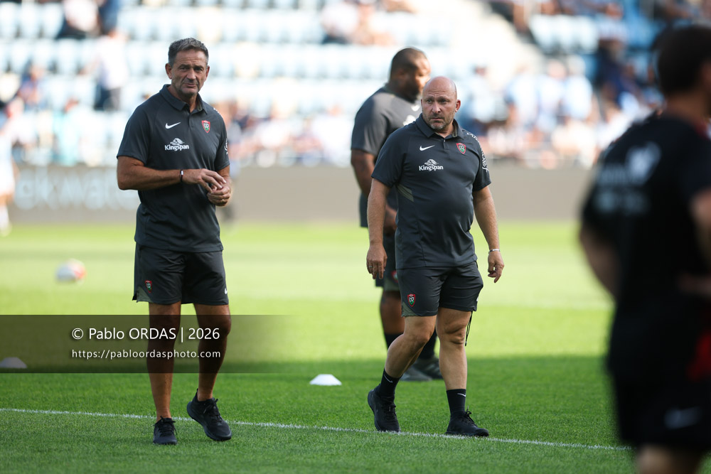 Franck Azéma, Pierre Mignoni, lors du match de Top 14 entre l'Aviron bayonnais et Toulon, le 5 septembre 2026 au stade Jean Dauger de Bayonne, France (Photo Pablo ORDAS)