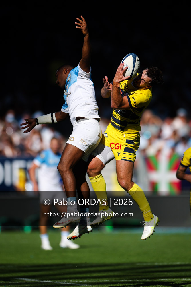 Harry Plummer, lors du match de Top 14 entre l'Aviron bayonnais et Clermont, le 19 septembre 2026 au stade Jean Dauger de Bayonne, France (Photo Pablo ORDAS)