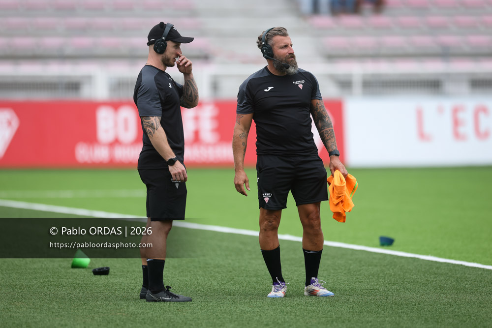 Antoine Cazot, Fred Ourabah, lors du match de Pro D2 entre le Biarritz olympique et Nissa Rugby, le 27 août 2026 au stade Aguiléra de Biarritz, France (Photo Pablo ORDAS)
