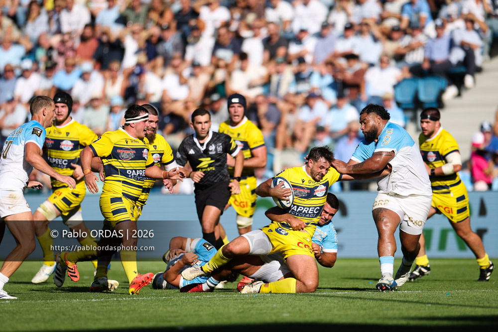 Harry Plummer, lors du match de Top 14 entre l'Aviron bayonnais et Clermont, le 19 septembre 2026 au stade Jean Dauger de Bayonne, France (Photo Pablo ORDAS)