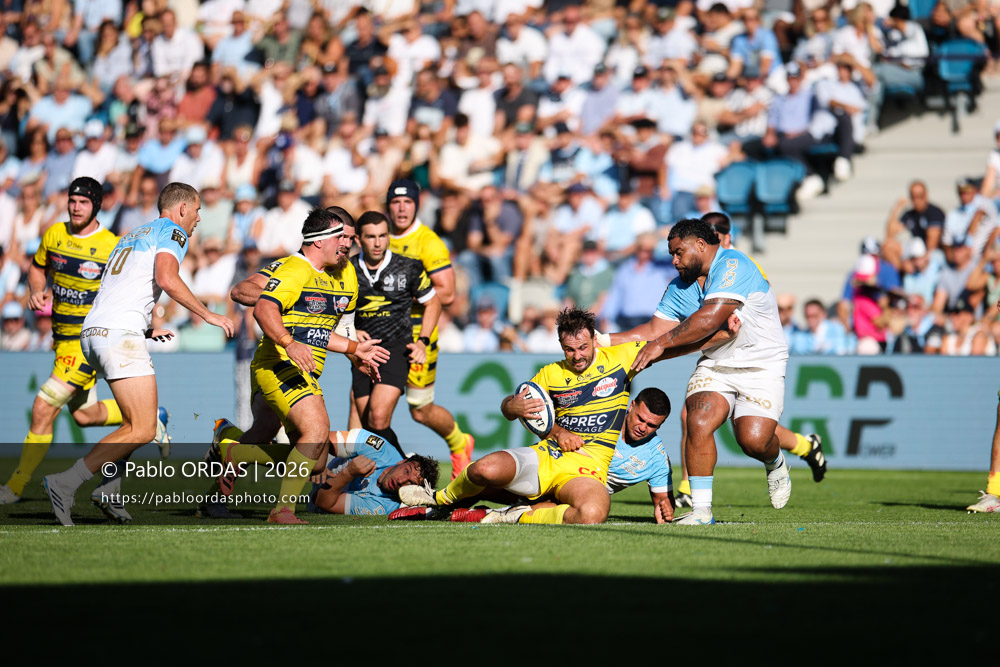 Harry Plummer, lors du match de Top 14 entre l'Aviron bayonnais et Clermont, le 19 septembre 2026 au stade Jean Dauger de Bayonne, France (Photo Pablo ORDAS)