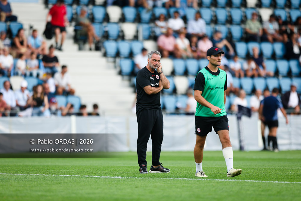 Ugo Mola, lors du match amical entre l'Aviron bayonnais et le Stade toulousain, le 28 août 2026 au stade Jean Dauger de Bayonne, France (Photo Pablo ORDAS)