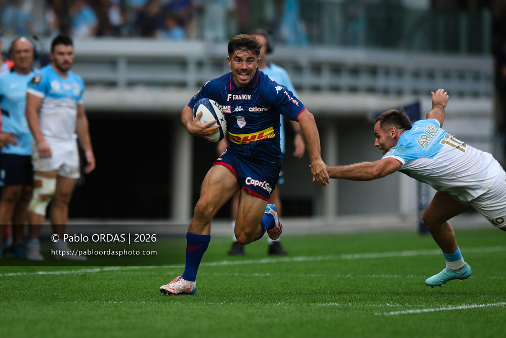 Louis Carbonel, lors du match de Top 14 entre l'Aviron bayonnais et le Stade français Paris, le 3 octobre 2026 au stade Jean Dauger de Bayonne, France (Photo Pablo ORDAS)