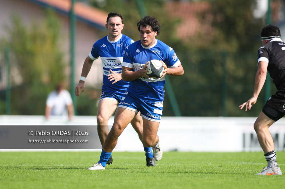Jules Lartigau, lors du match de Fédérale 1 entre l'Anglet olympique et le Stade bagnérais, le 4 octobre 2026 au stade Saint-Jean d'Anglet, France (Photo Pablo ORDAS)
