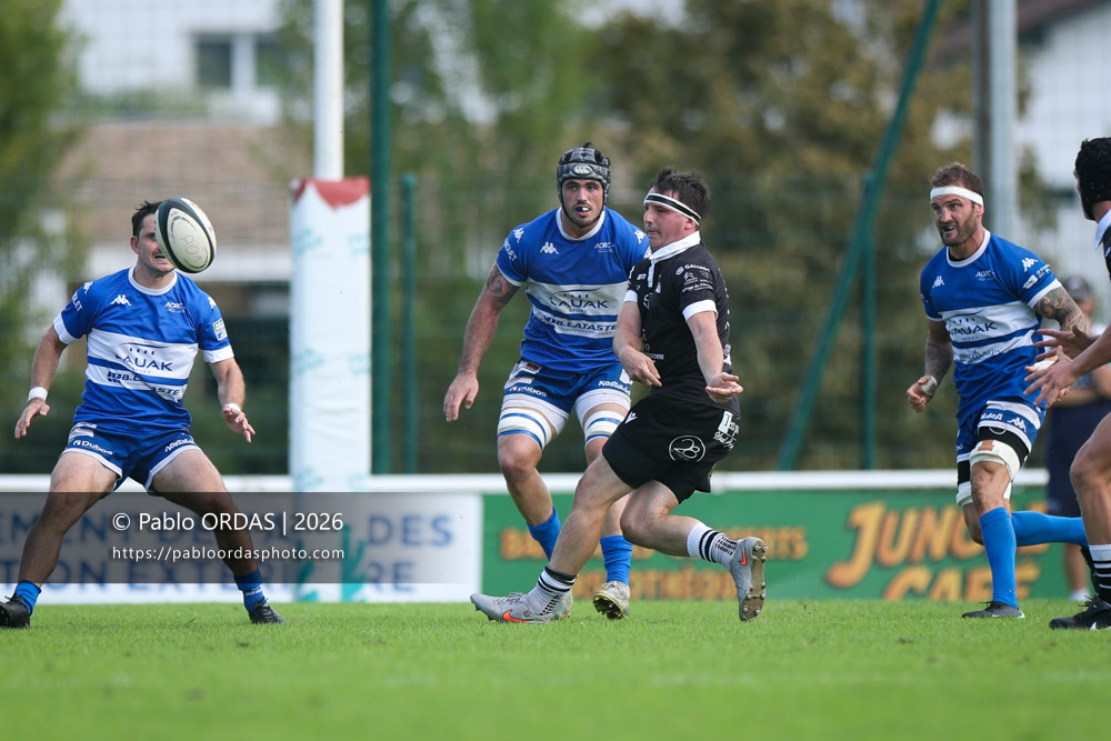 Arnaud Espilondo, lors du match de Fédérale 1 entre l'Anglet olympique et le Stade bagnérais, le 4 octobre 2026 au stade Saint-Jean d'Anglet, France (Photo Pablo ORDAS)