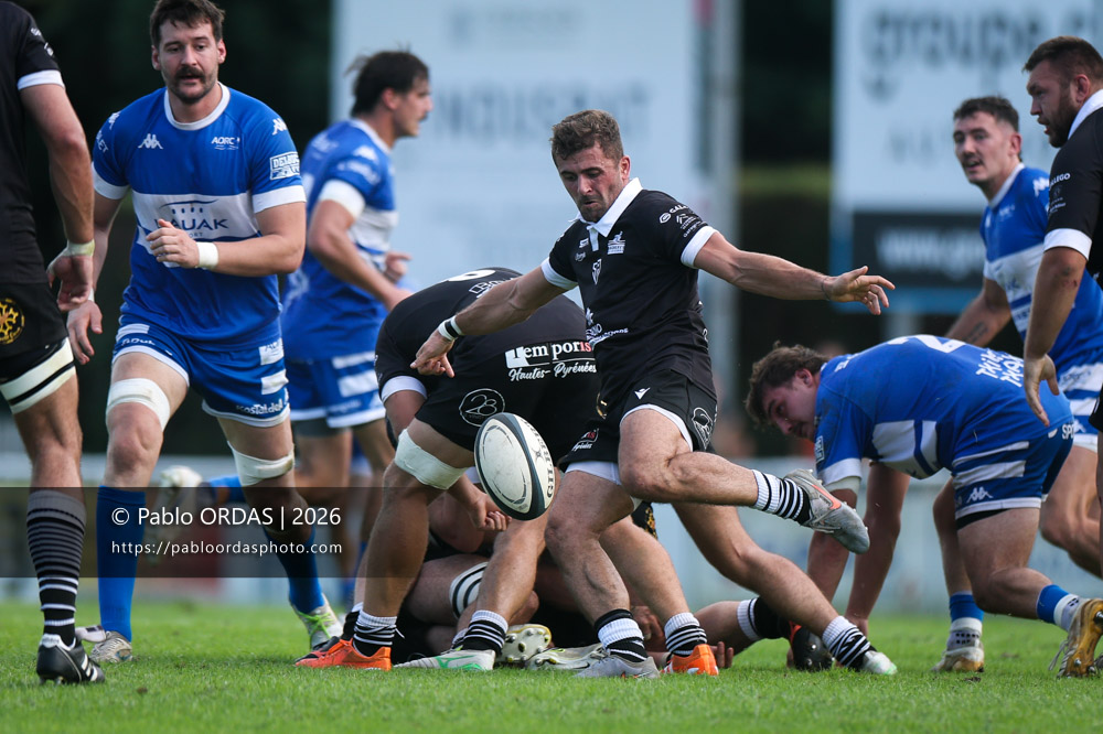 Théo Danos, lors du match de Fédérale 1 entre l'Anglet olympique et le Stade bagnérais, le 4 octobre 2026 au stade Saint-Jean d'Anglet, France (Photo Pablo ORDAS)