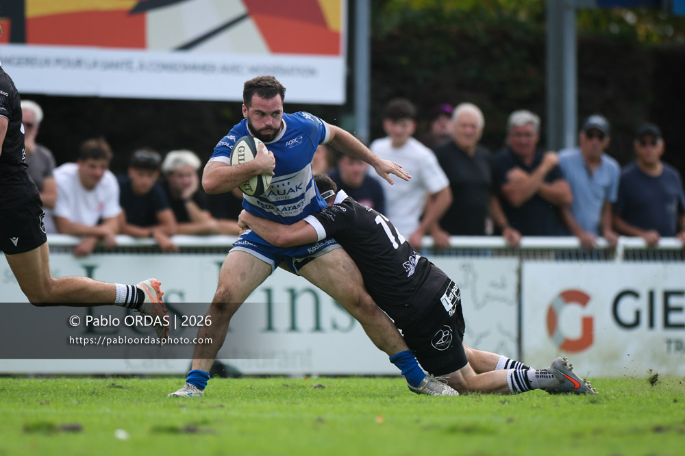 Max Bru, lors du match de Fédérale 1 entre l'Anglet olympique et le Stade bagnérais, le 4 octobre 2026 au stade Saint-Jean d'Anglet, France (Photo Pablo ORDAS)