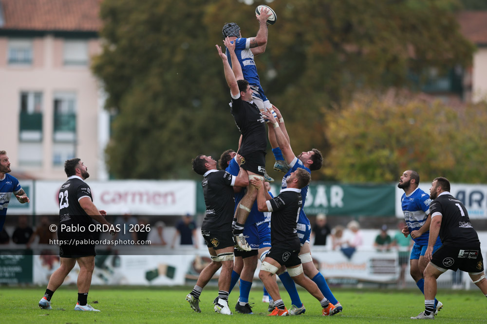 Maxime Egurrola, lors du match de Fédérale 1 entre l'Anglet olympique et le Stade bagnérais, le 4 octobre 2026 au stade Saint-Jean d'Anglet, France (Photo Pablo ORDAS)