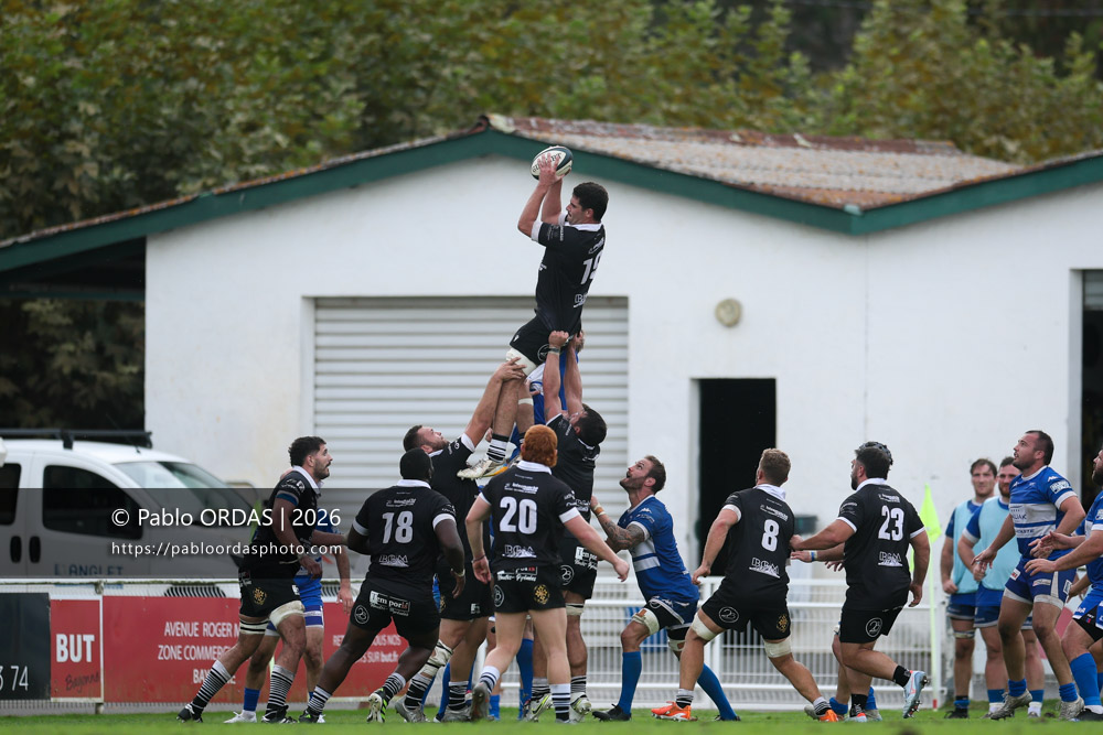 Maxime Capberbet, lors du match de Fédérale 1 entre l'Anglet olympique et le Stade bagnérais, le 4 octobre 2026 au stade Saint-Jean d'Anglet, France (Photo Pablo ORDAS)